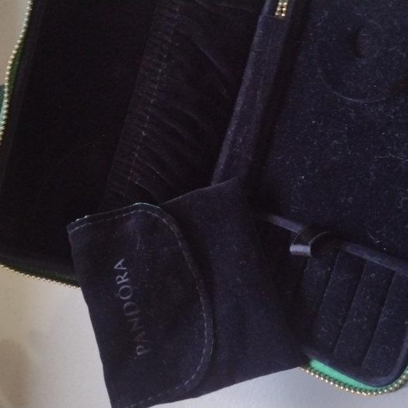 PANDORA Limited Edition Jewelry box green with Holly leaves Christmas - Picture 4 of 16